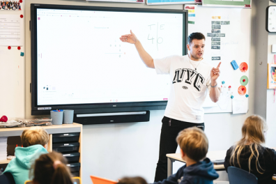 Beeld Sterke groei aantal zelfstandigen in Onderwijs en Zorg en welzijn